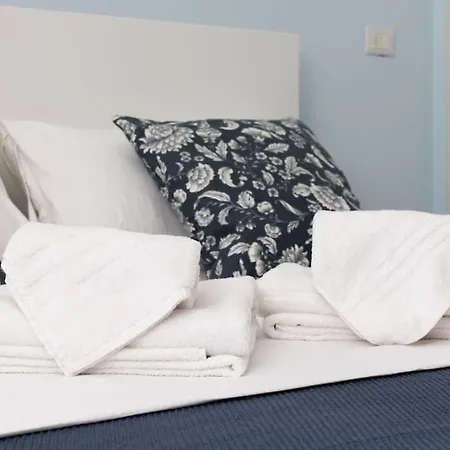Casa Azzurra -central Station-free Luggage Storage Apartment *
